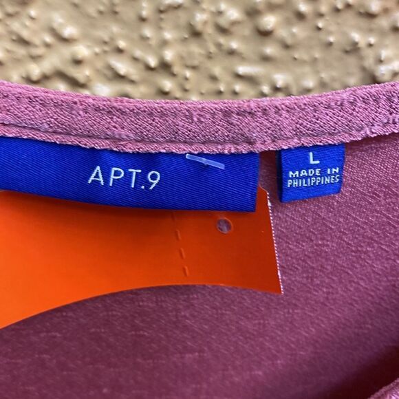 Apt 9 cold shoulder top - Picture 2 of 3